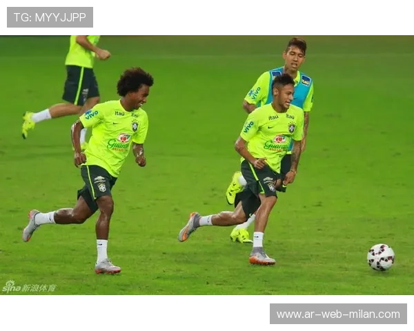 内马尔连环小范围控球展示顶级脚法