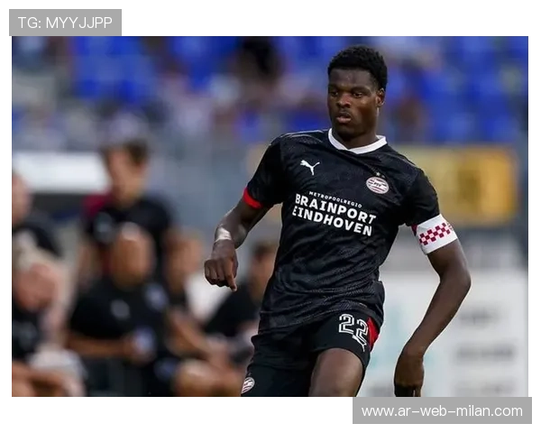 埃因霍温瞄准高速右后卫,打造全新防线优势 埃因霍温瞄准高速右后卫,打造全新防线优势